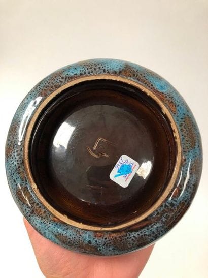 Ashtray 

In blue and white speckled enamelled...