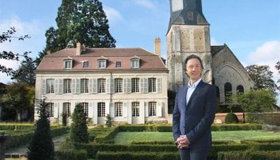 STÉPHANE BERN
A one-hour visit of the Royal...