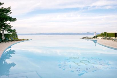 EVIAN RESORT
The magic of rejuvenation at...