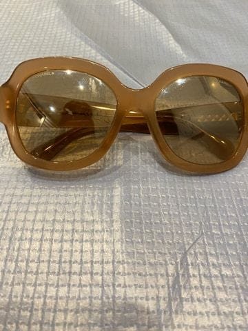 ISABELLE ADJANI
Chanel sunglasses offered...