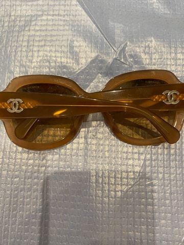 ISABELLE ADJANI
Chanel sunglasses offered...
