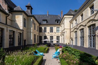 HÔTEL L'HERMITAGE GANTOIS
One night in a...
