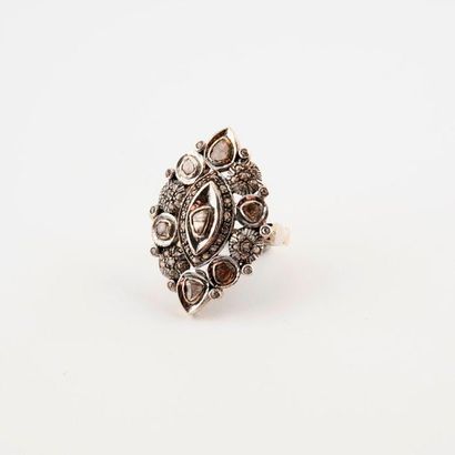 Bague en or jaune (585) et argent (min. 800)...