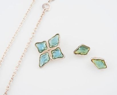 Yves Saint LAURENT


Collier en métal argenté,...