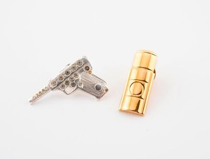 Yves Saint LAURENT


Lot de deux pin's, le...
