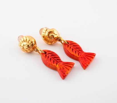 Yves Saint LAURENT


Paire de pendants d'oreilles...