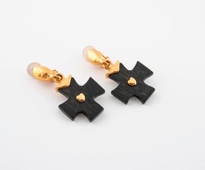 Yves Saint LAURENT


Paire de pendants d'oreilles...