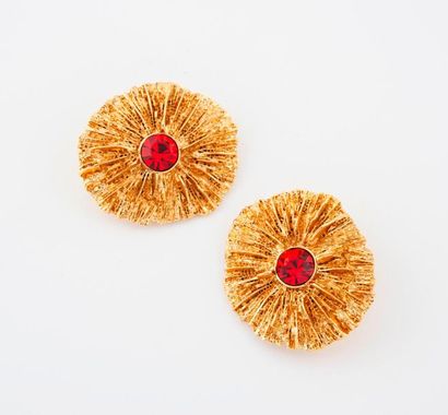 Yves Saint LAURENT


Paire de clips d'oreilles...