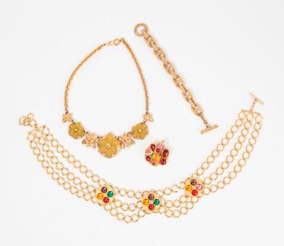 Lot de bijoux fantaisie :

- Collier plastron...