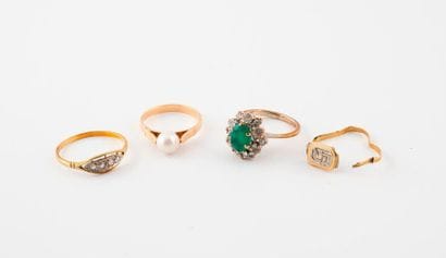 Two rings in yellow gold (750) :

- one in...