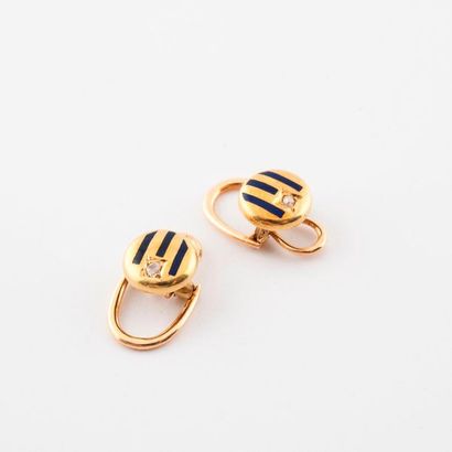 Pair of collar buttons in yellow gold (750)...