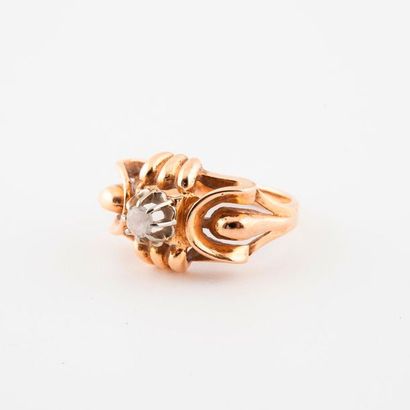 Architectural ring in yellow gold (750) set...