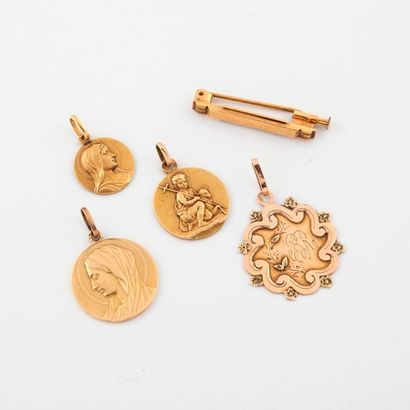 Set of 4 gold baptism or birth medals (750).

Total...