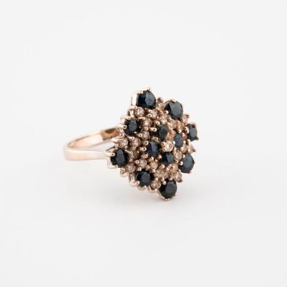 White gold ring (750) with a diamond-shaped...