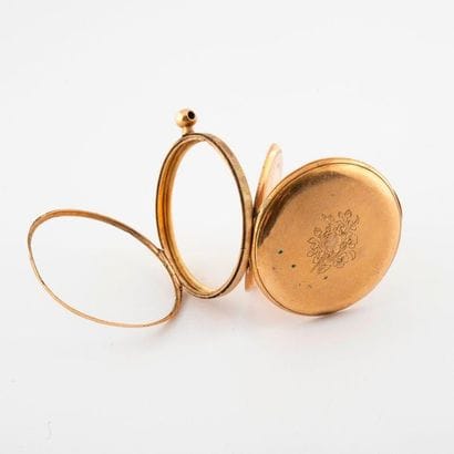 Yellow gold gusset watch case middle (750)...