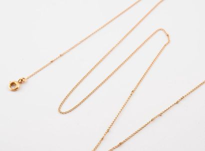 Thin yellow gold (750) chain with chain link....