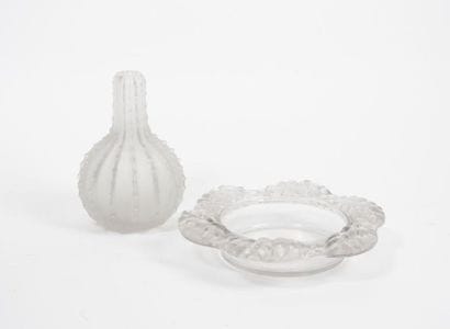 R. LALIQUE
Coloquial vase, model Dentelé.
Proof...
