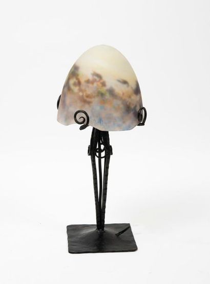 Lampe champignon
Pied à base carrée et fût...
