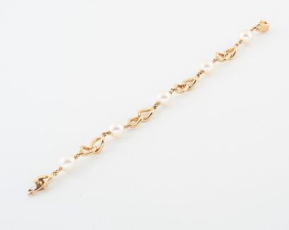 Bracelet en or jaune (750) orné de maillons...
