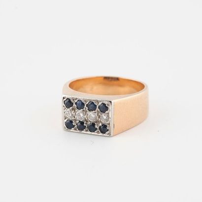 Petite bague chevalière en or jaune (750)...