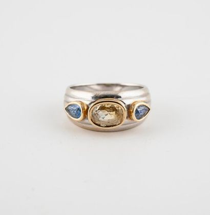 Bague jonc en ors gris et jaune (750) rainuré,...
