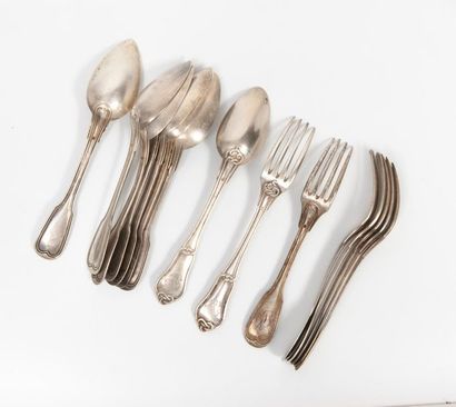 Lot de couverts de table d'argent (950) :
-...