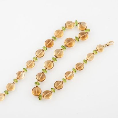 Collier formé de billes de citrine et de...