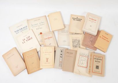 Important lot trente-quatre livres brochés
Comprenant...