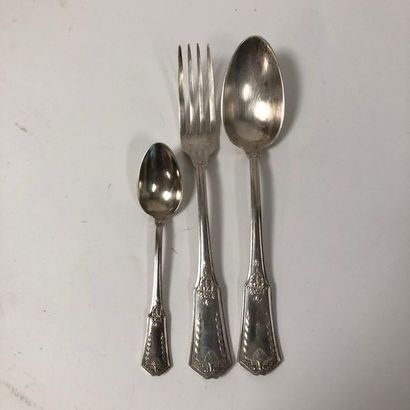 ORFEVRERIE PERRIN
Ménagère en métal argenté...