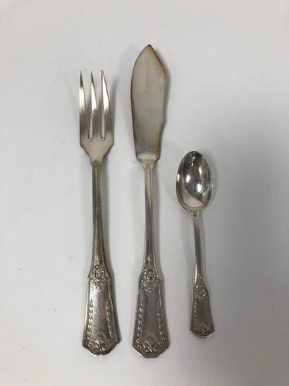 ORFEVRERIE PERRIN
Ménagère en métal argenté...