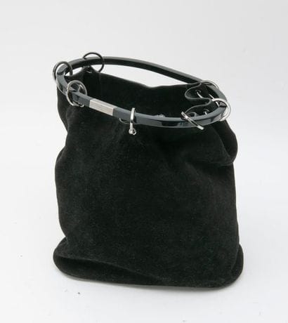 GUCCI par Tom FORD
Sac seau en daim noir...