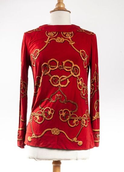 HERMES Paris
Un lot comprenant :

- Top en...