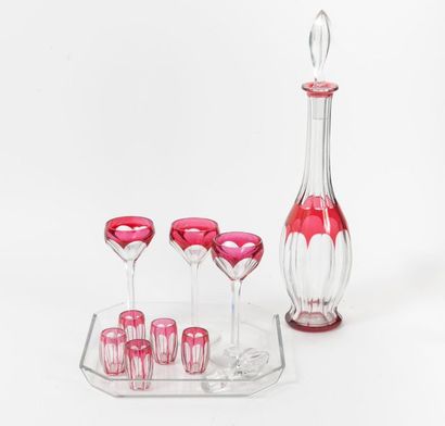 Parties de services à liqueurs en cristal...