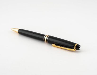 MONTBLANC, MEISTERSTUCK
Stylo bille en résine...