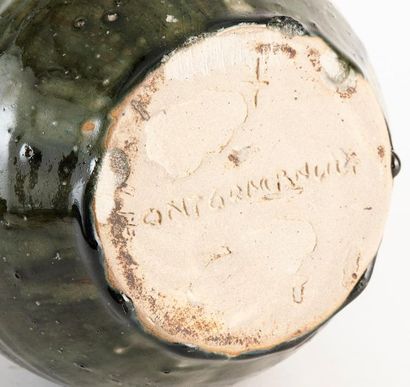 FONTGOMBAULT
Vase.
En grès en partie émaillée...