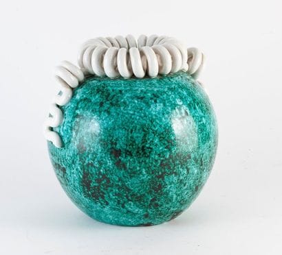 SAINTE RADEGONDE
Vase boule.
En faïence émaillée...