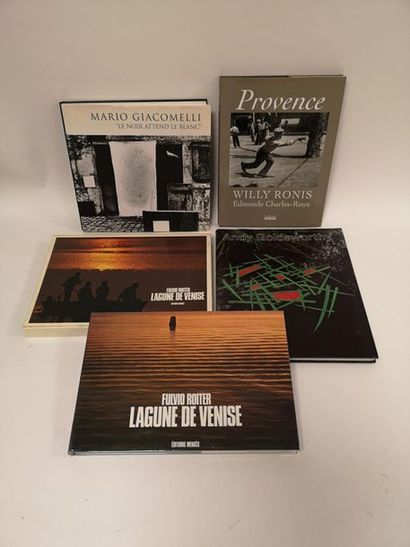 Lot including: 
- Mario Giacomelli. 
Actes...