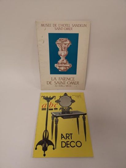 Lot including: 
- Saint-Omer earthenware...