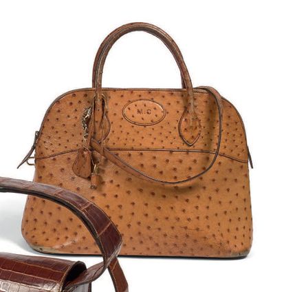 HERMES Paris

Sac Bolide 37 cm en cuir d'autruche...
