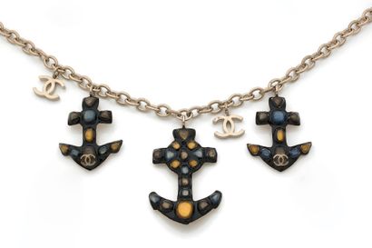 Chanel,
Croisière
Collier en métal argenté...