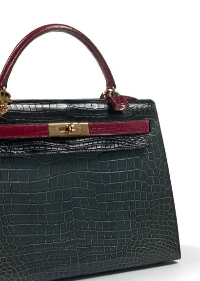 HERMES Paris
*Sac Kelly 32 cm sellier en...