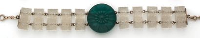 René LALIQUE
Bracelet centré d'un médaillon...