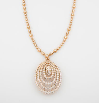 VAN CLEEF & ARPELS, Paris, vers 1970

Collier...