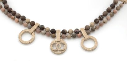 CHANEL
Collier formé de deux rangs de perles...