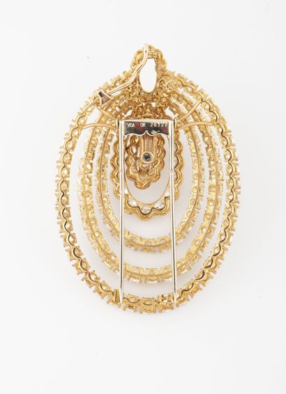 VAN CLEEF & ARPELS, Paris, vers 1970

Collier...