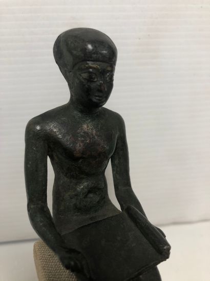 EGYPTE, Basse Epoque ou Epoque ptolémaïque
Statuette...