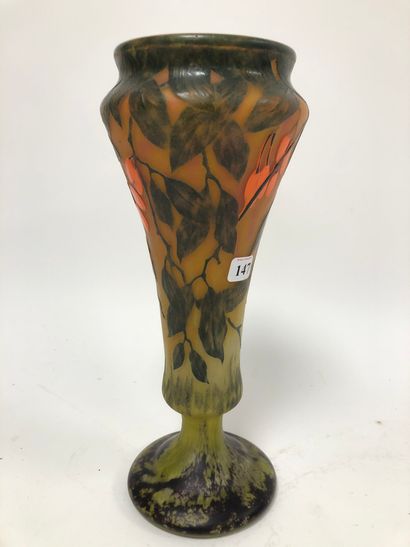 DAUM à Nancy
Baluster vase on pedestal, with...