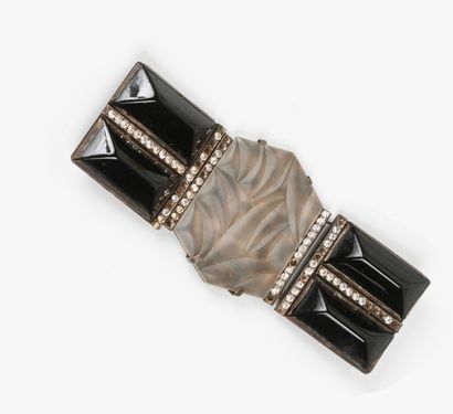 Elément de ceinture orné d'un motif feuillagé...