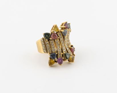 Bague de forme asymétrique en or jaune (750)...