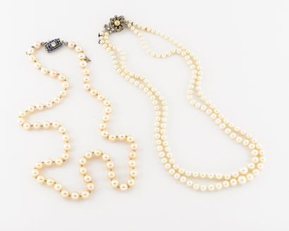 Collier à deux rangs de perles de culture...